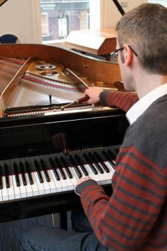 Piano tuner