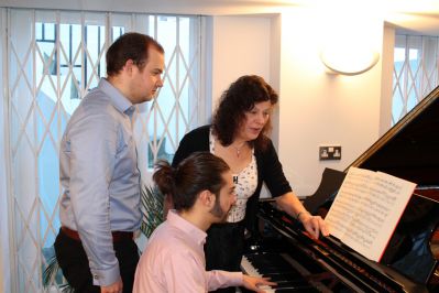 Around the piano Around the piano